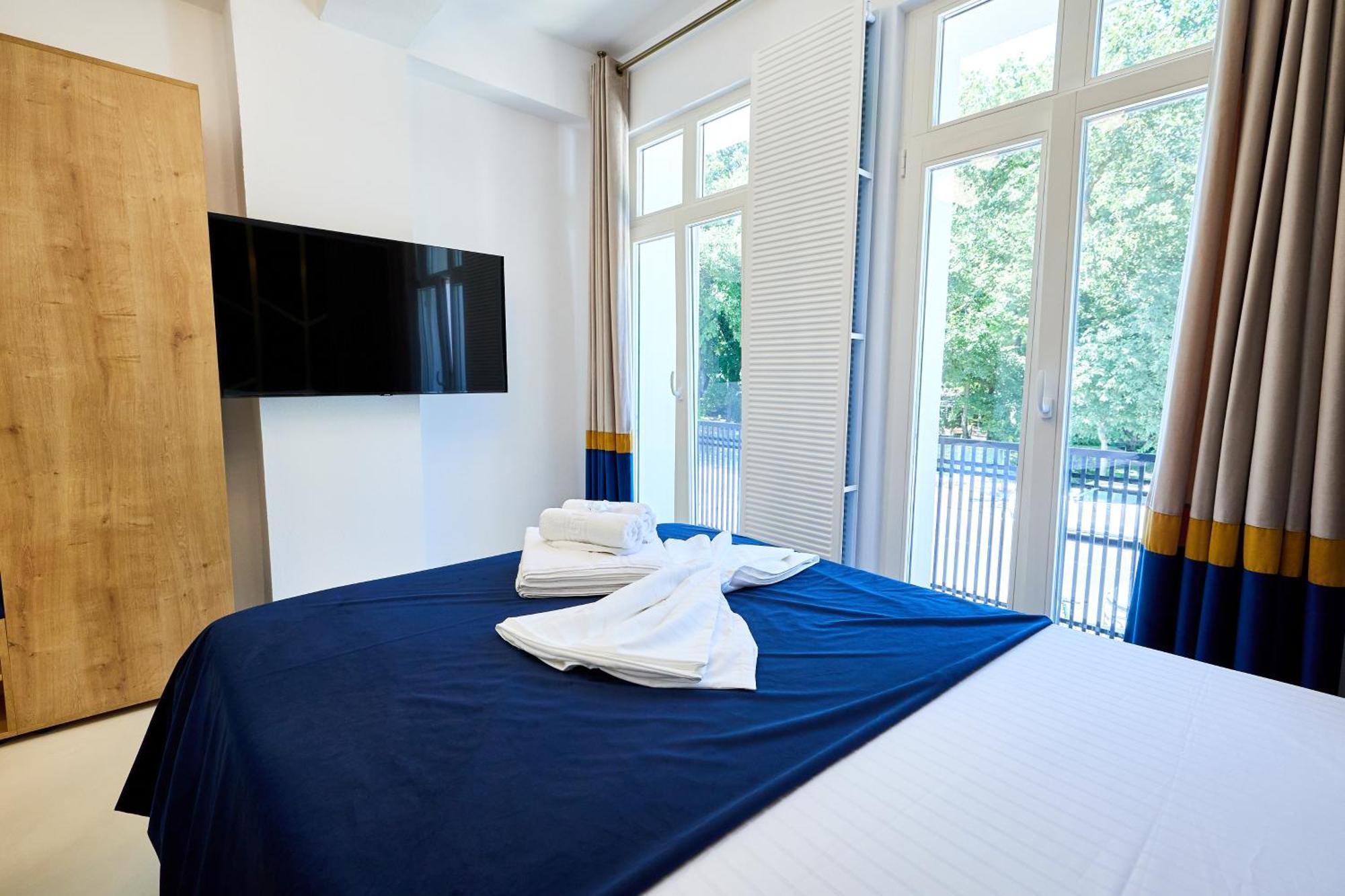 Hotel Carol Park View Bucarest Exterior foto